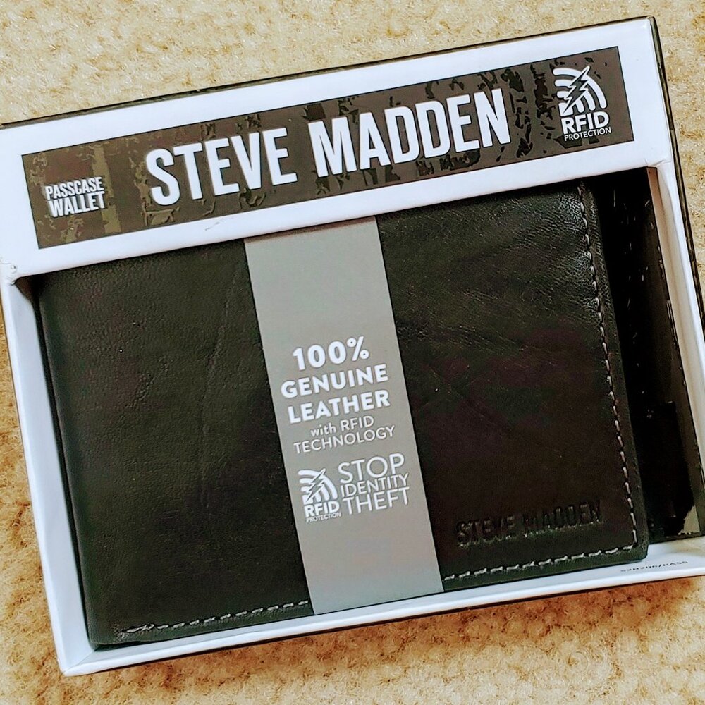 Steve Madden 100% Leather Men's Wallet - NEW!